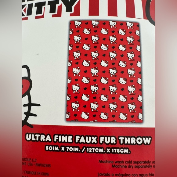 Hello Kitty Blanket❤️ - Picture 4 of 4